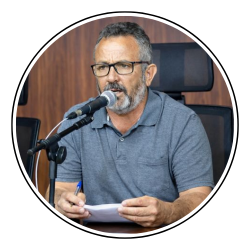 Black and White Simple Personal RS Initials Logo